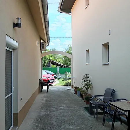 Smestaj Golubica 4 Apartman *