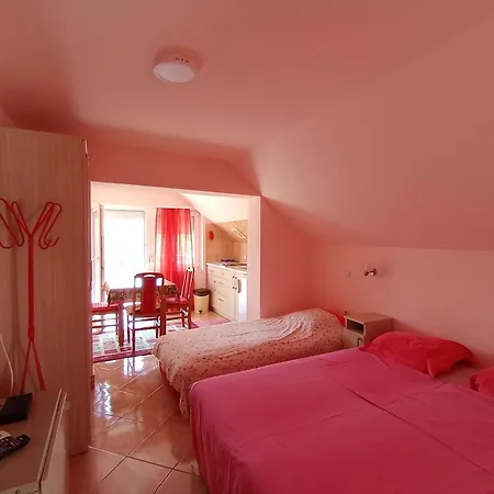 Smestaj Golubica 4 *