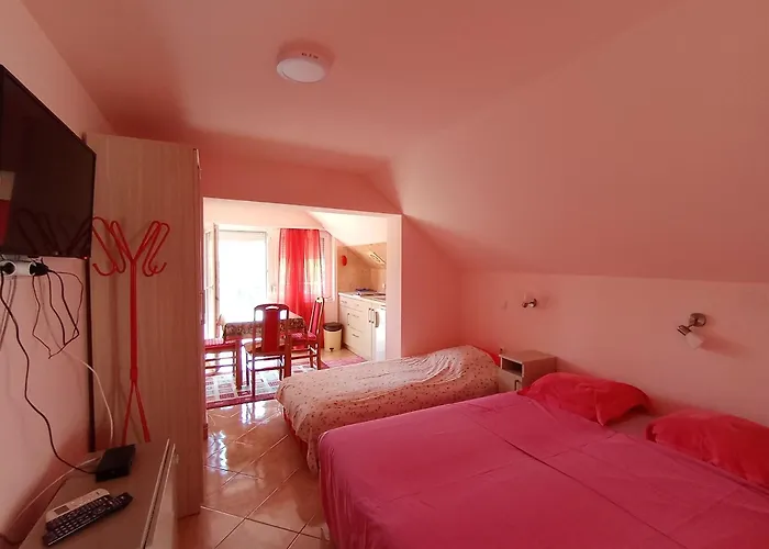 Smestaj Golubica 4 *